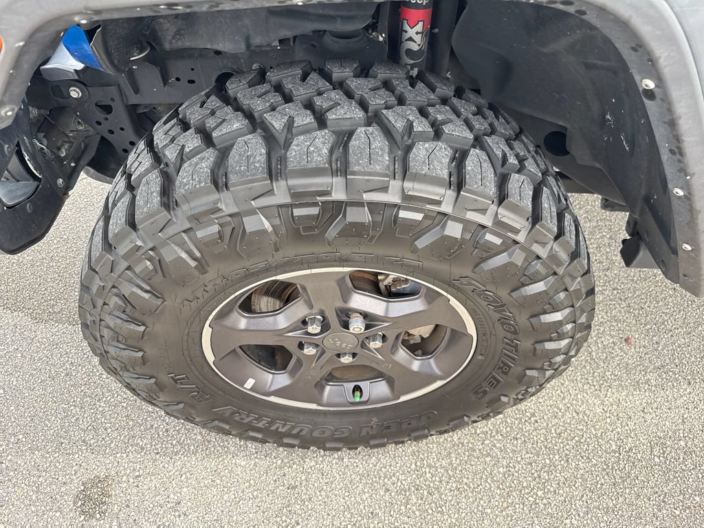 Used 2022 Jeep Gladiator Rubicon w/ LED Lighting Group AWD/4WD image 11