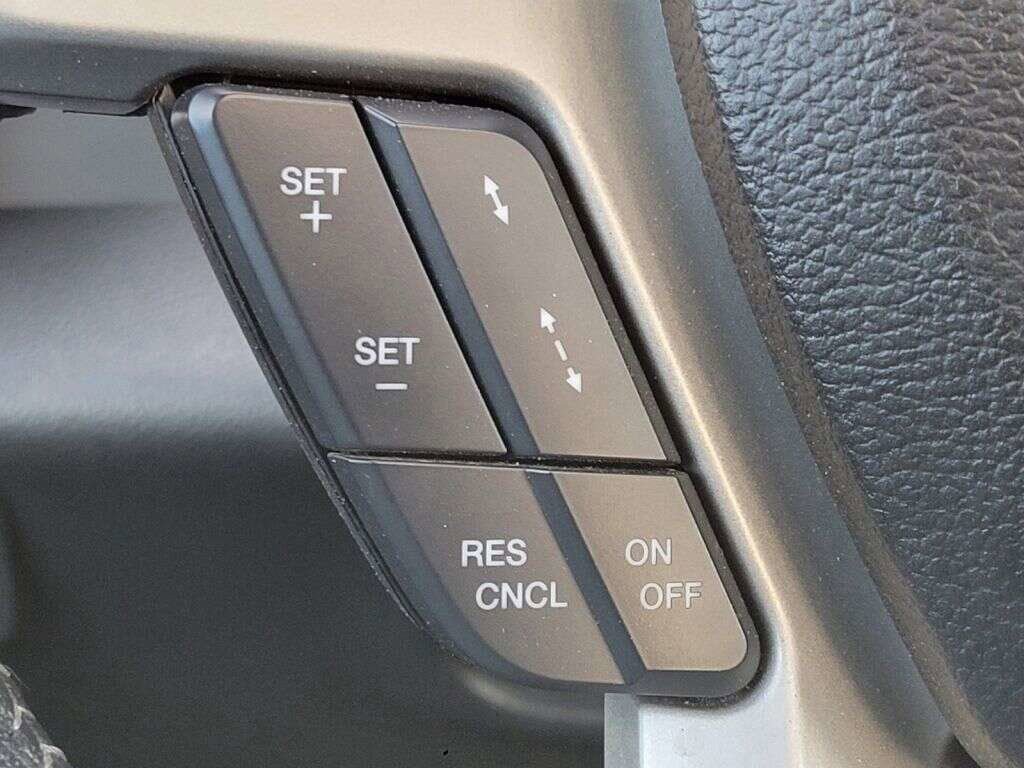 Certified 2021 Ford F350 Lariat AWD/4WD image 31