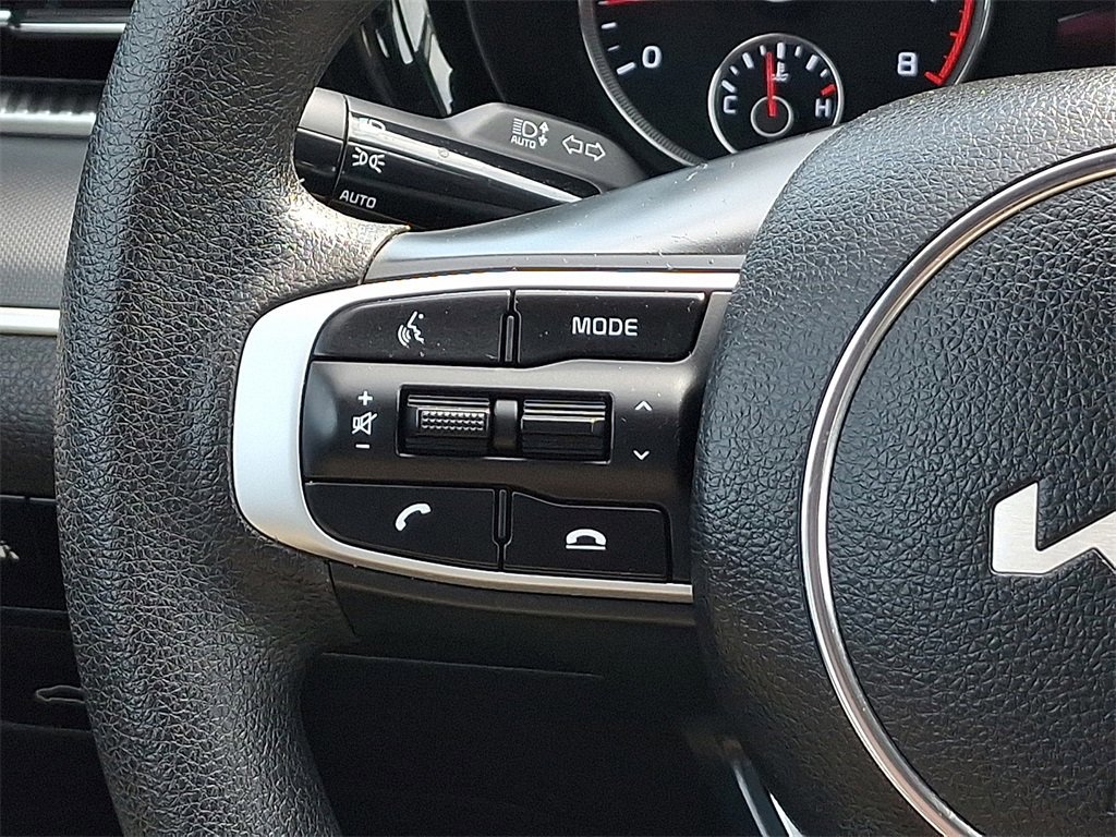 Used 2023 Kia K5 LXS image 23