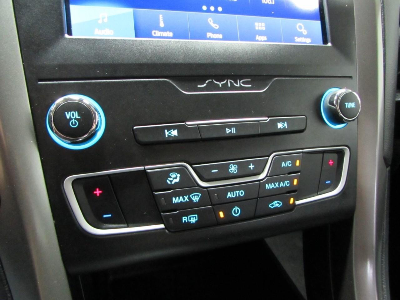 Certified 2020 Ford Fusion SE FWD image 29