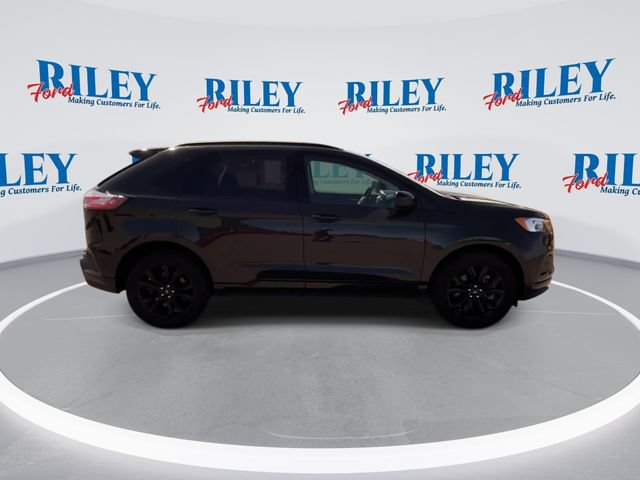 Certified 2024 Ford Edge SE w/ Black Appearance Package AWD/4WD image 10