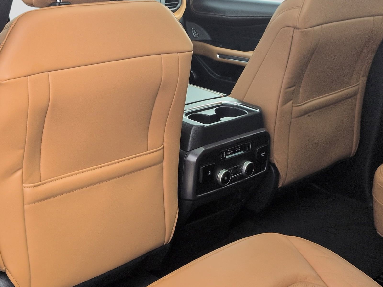 Certified 2022 Ford Expedition Max Platinum image 21