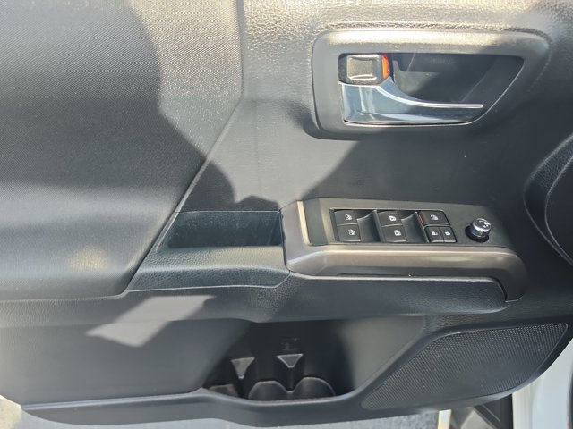 Used 2018 Toyota Tacoma TRD Sport RWD image 18