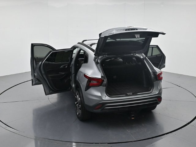 Used 2025 Chevrolet Trax RS w/ Driver Confidence Package FWD image 40