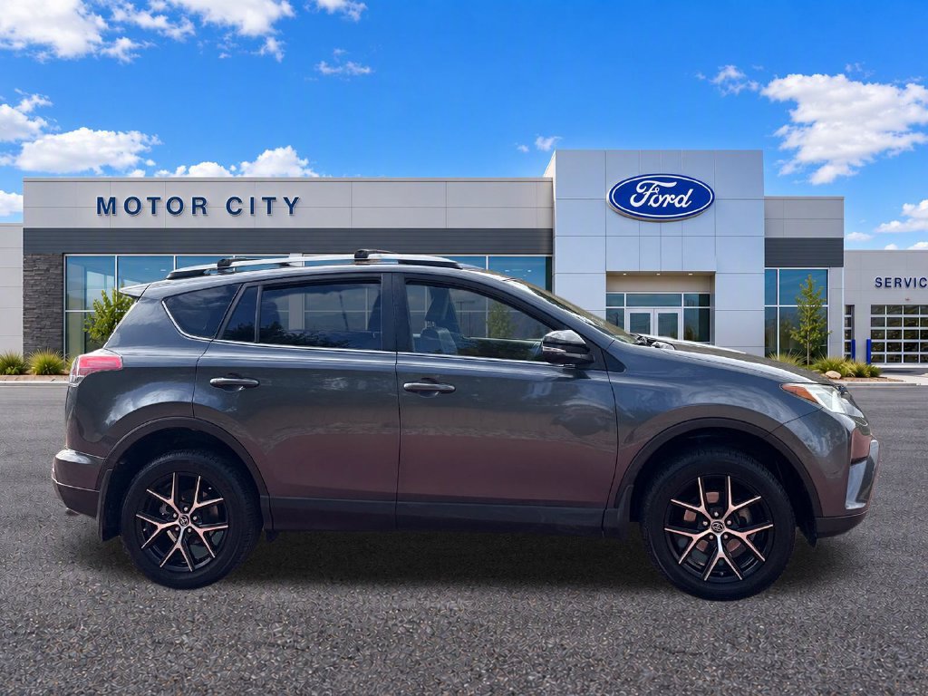 Used 2017 Toyota RAV4 SE FWD image 10