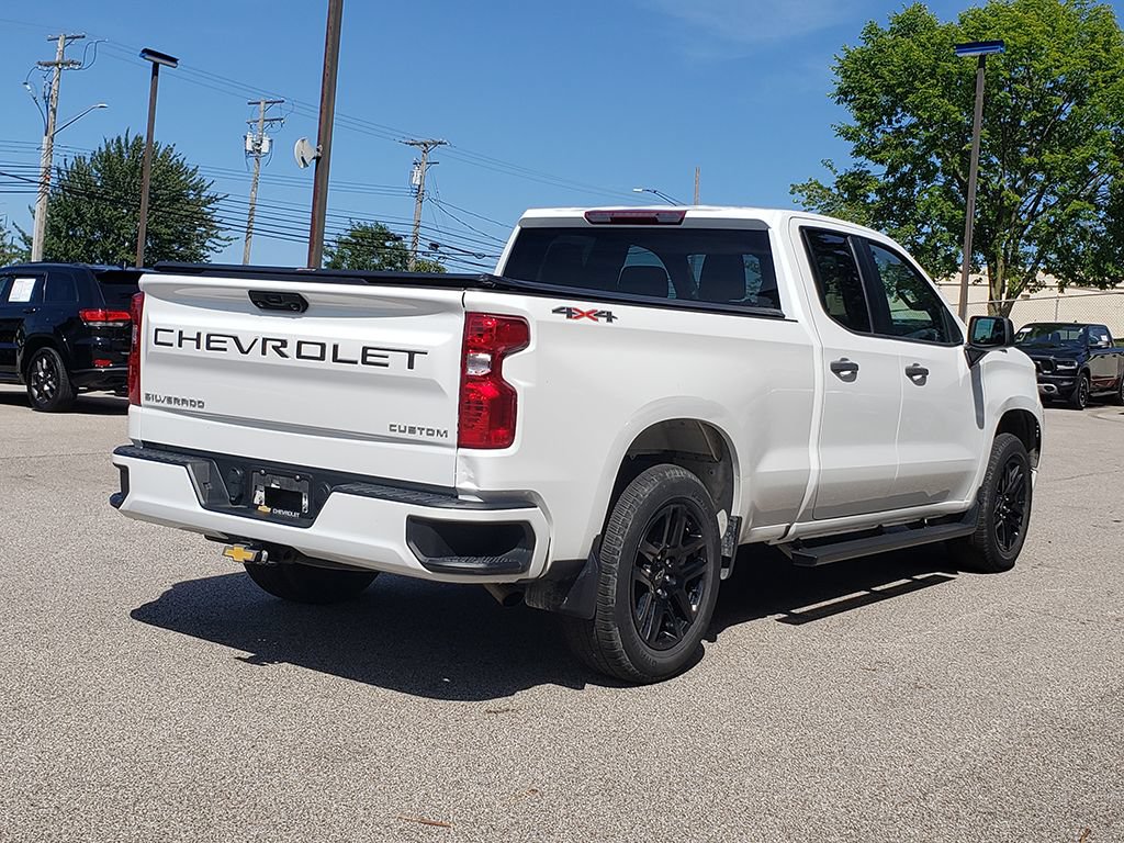 Used 2023 Chevrolet Silverado 1500 Custom AWD/4WD image 5