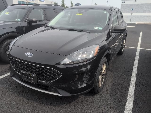 Certified 2022 Ford Escape SE