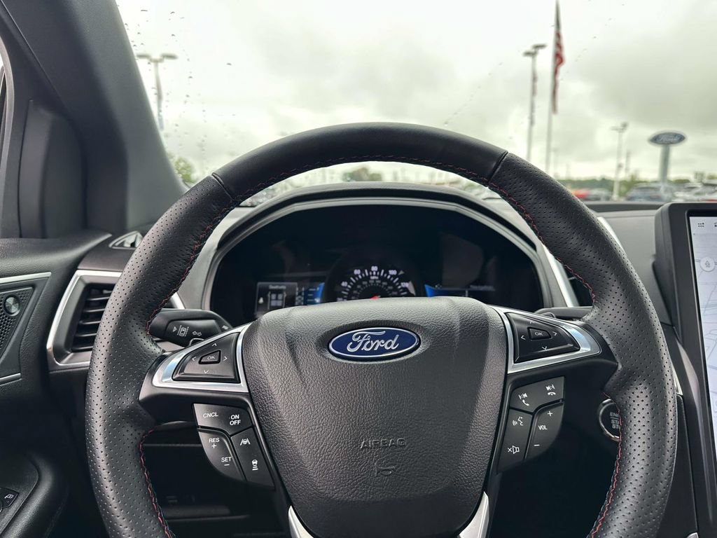 Certified 2024 Ford Edge ST w/ Equipment Group 401A AWD/4WD image 19
