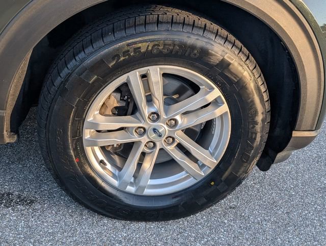 Certified 2022 Ford Explorer XLT w/ Equipment Group 202A image 15