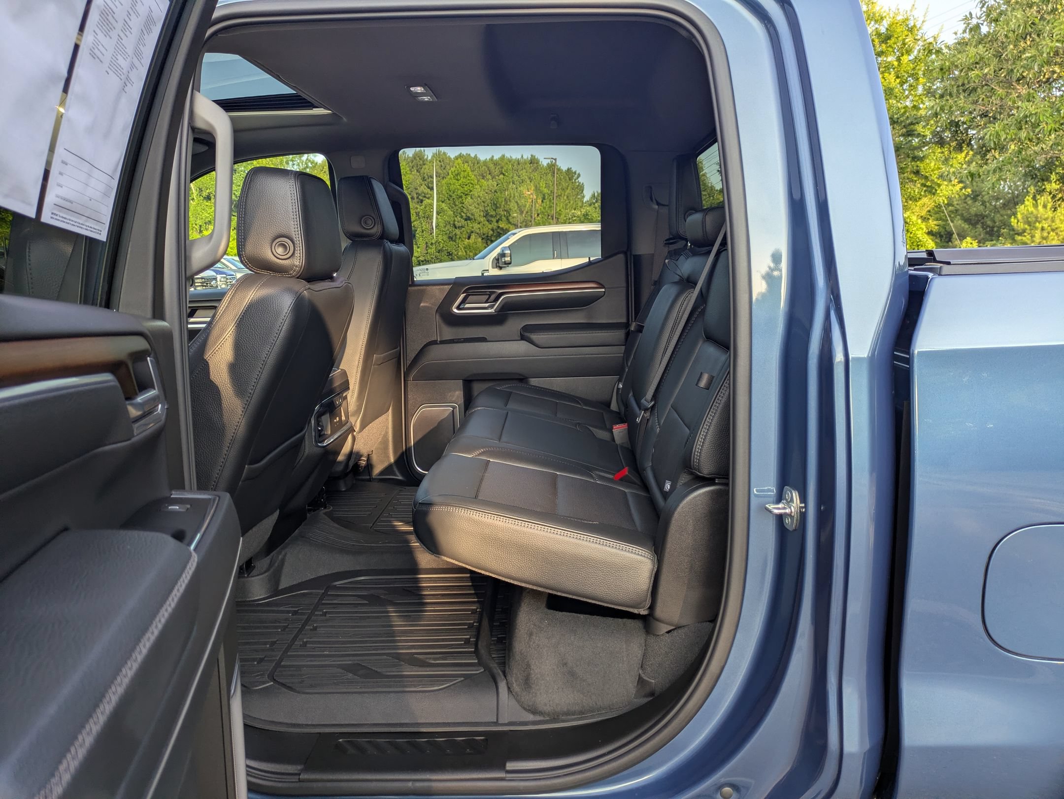 Used 2026 GMC Sierra 1500 Denali w/ Denali Reserve Package AWD/4WD image 29