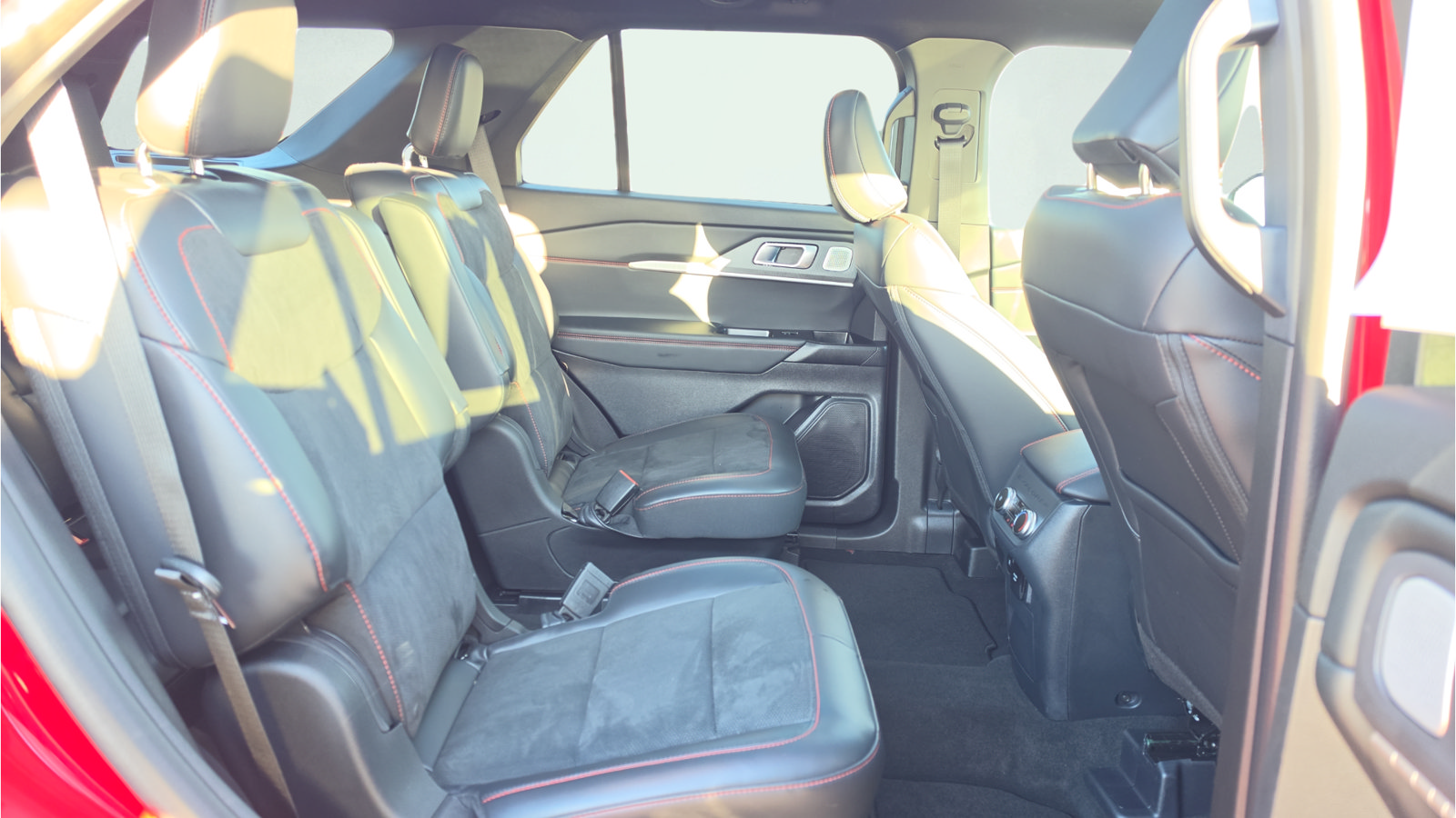 Certified 2025 Ford Explorer ST w/ Sun And Sound Package AWD/4WD image 29