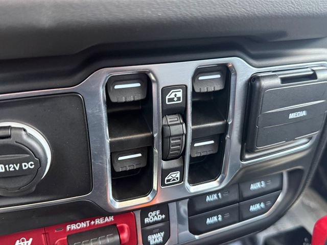 Used 2025 Jeep Gladiator Rubicon w/ Steel Bumper Group AWD/4WD image 26