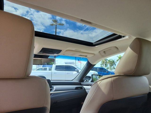 Used 2021 Lexus ES 350 w/ Accessory Package FWD image 16