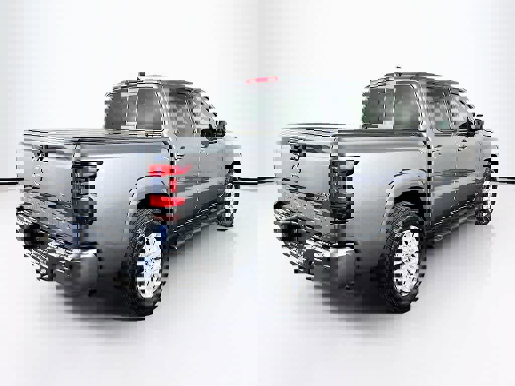 Used 2022 Nissan Frontier SV image 5