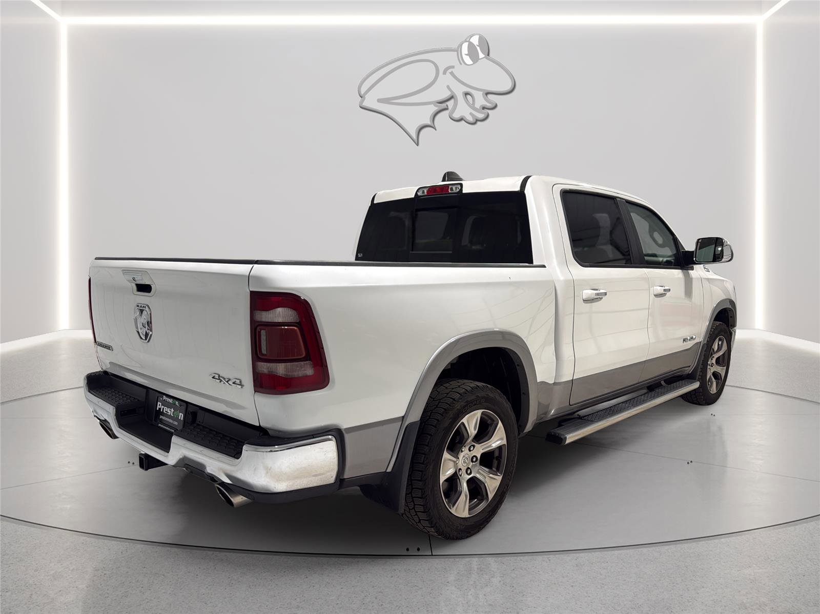 Used 2019 RAM 1500 Laramie AWD/4WD image 6