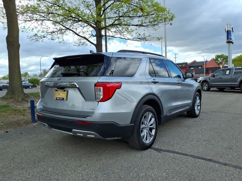 Certified 2024 Ford Explorer XLT w/ Equipment Group 202A AWD/4WD image 6