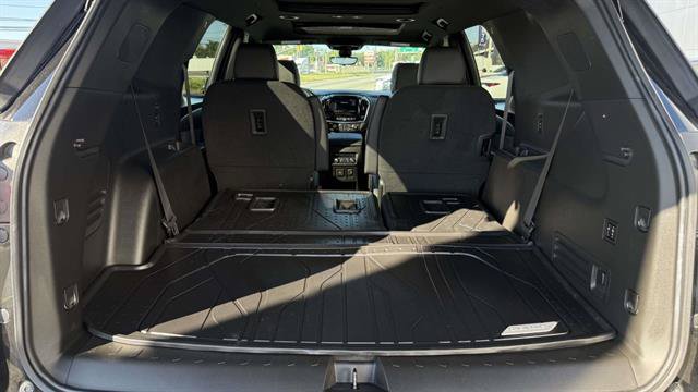Used 2023 Chevrolet Traverse High Country w/ LPO, Floor Liner Package AWD/4WD image 34