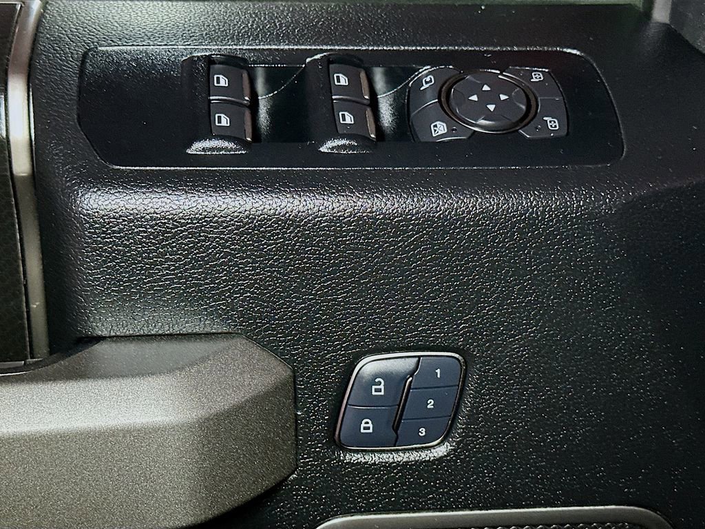 Certified 2018 Ford F150 Raptor w/ Equipment Group 802A Luxury image 17