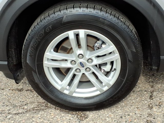 Certified 2024 Ford Explorer XLT w/ Equipment Group 202A AWD/4WD image 21