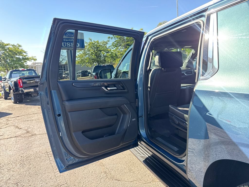 Used 2026 GMC Yukon XL Elevation w/ Elevation Premium Package AWD/4WD image 22