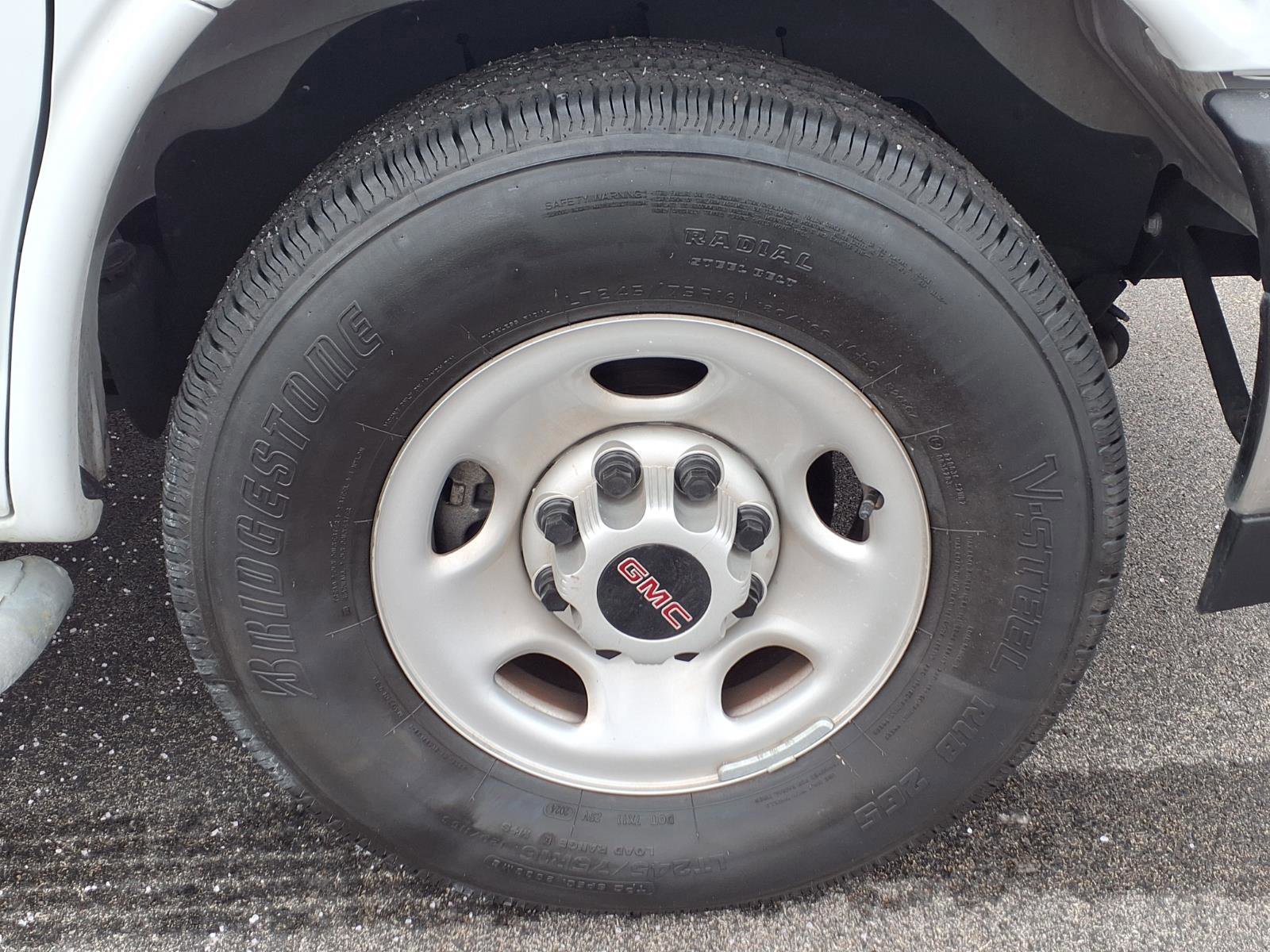 Used 2024 GMC Savana 2500 w/ Driver Convenience Package image 9