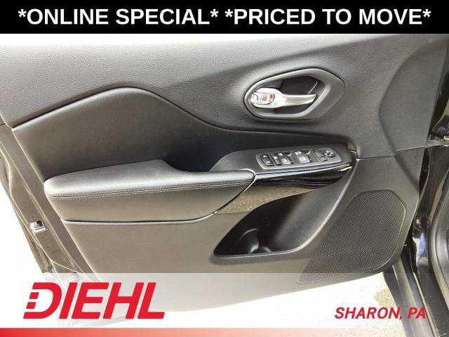 Used 2020 Jeep Cherokee Latitude Plus AWD/4WD image 24
