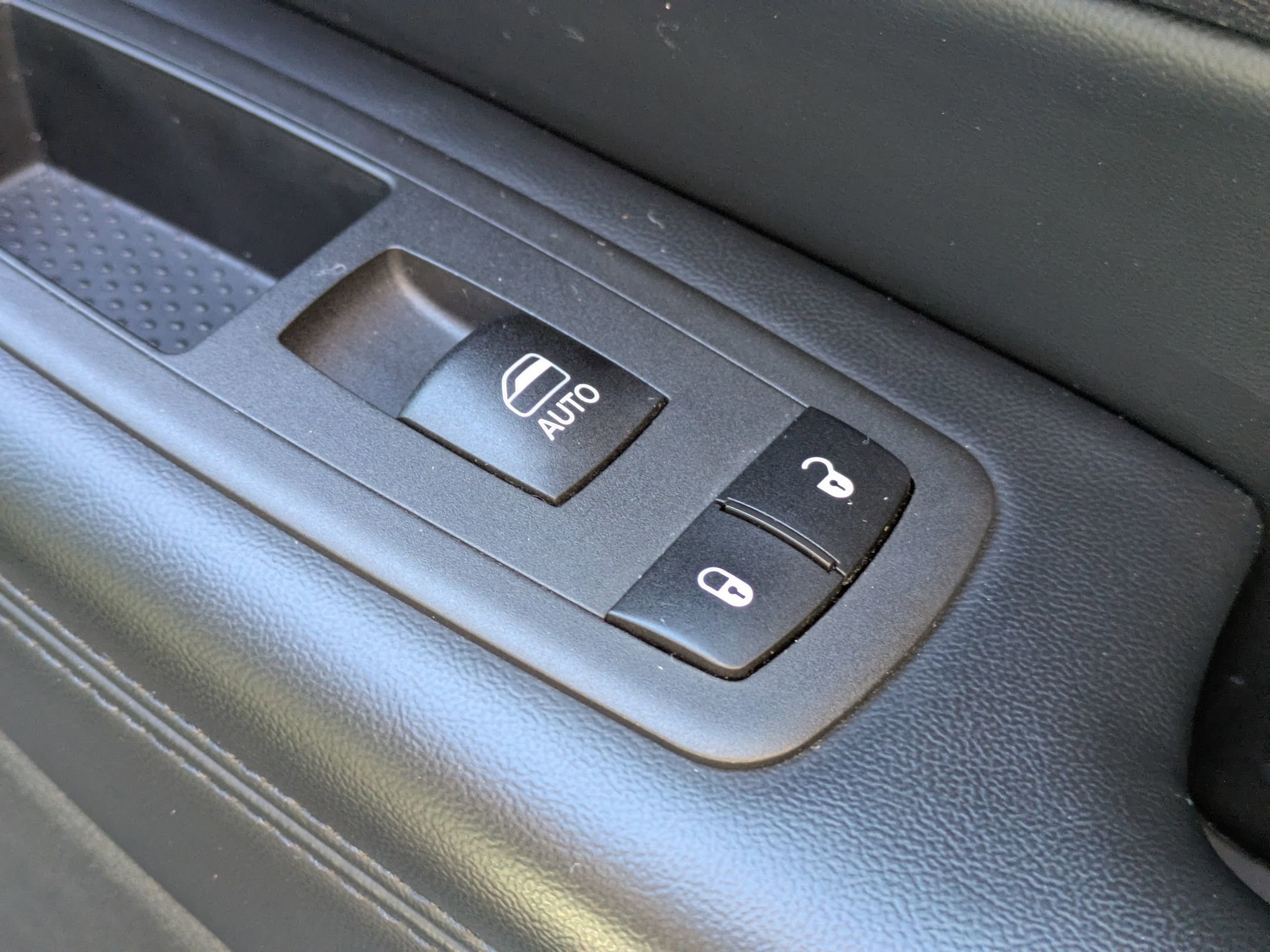 Used 2021 Jeep Grand Cherokee Laredo X image 36