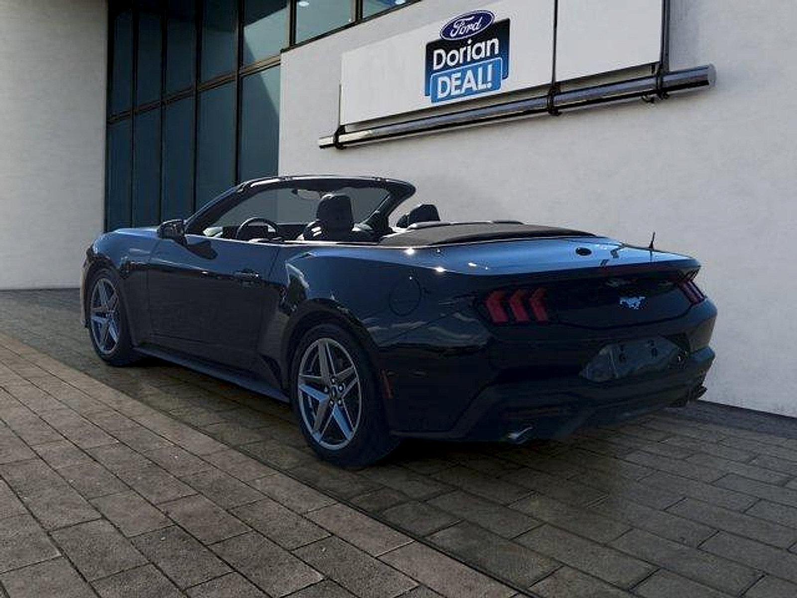 Certified 2025 Ford Mustang Convertible RWD image 5