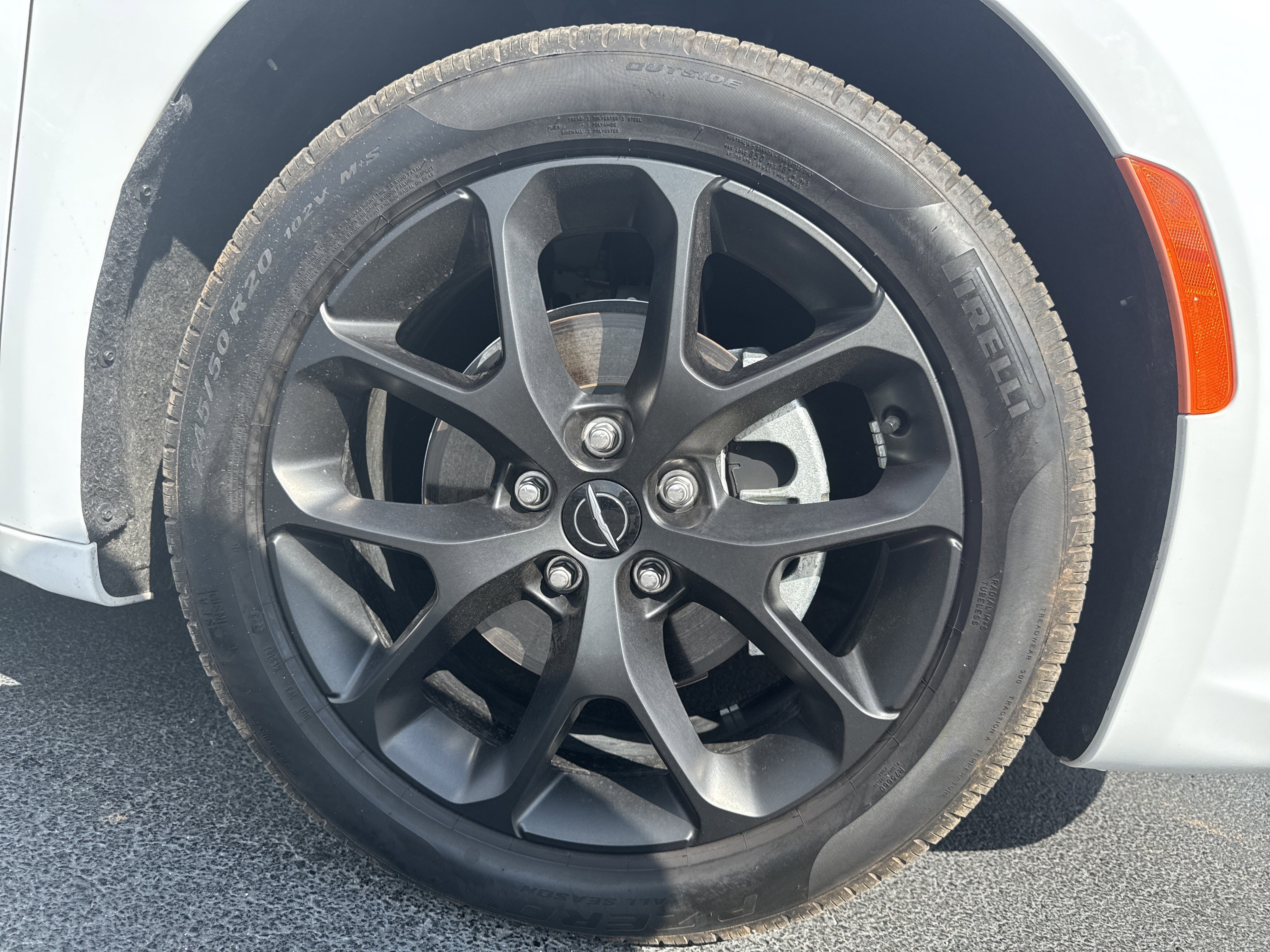 Used 2024 Chrysler Pacifica Touring-L w/ S Appearance Package FWD image 24