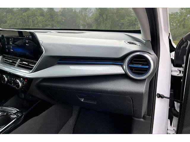 Used 2025 Chevrolet Trax LT image 21