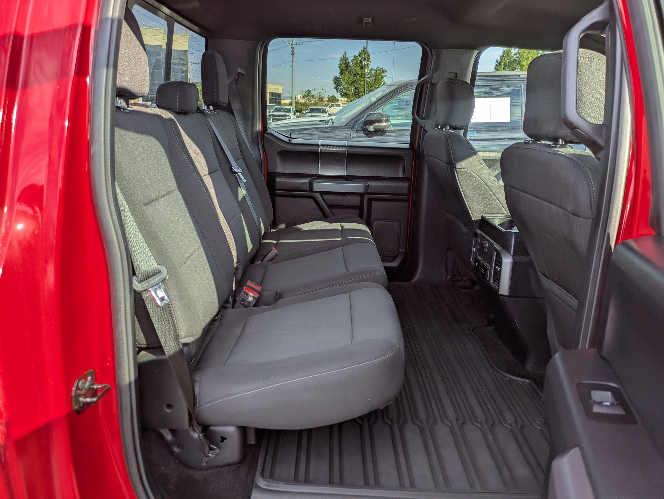 Certified 2018 Ford F150 XLT w/ Equipment Group 302A Luxury AWD/4WD image 31