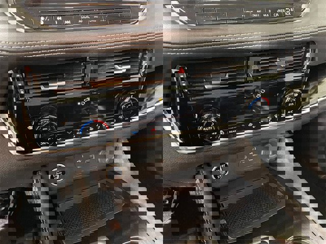 Used 2022 Nissan Rogue SL w/ SL Premium Package image 13