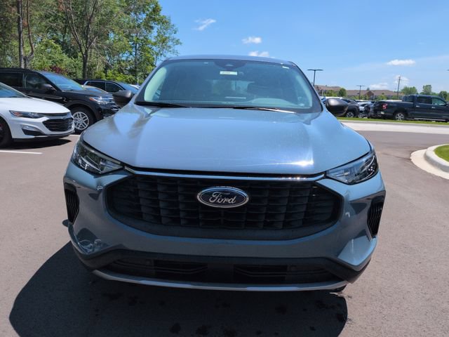 Certified 2023 Ford Escape Active w/ Tech Pack #1 AWD/4WD image 2