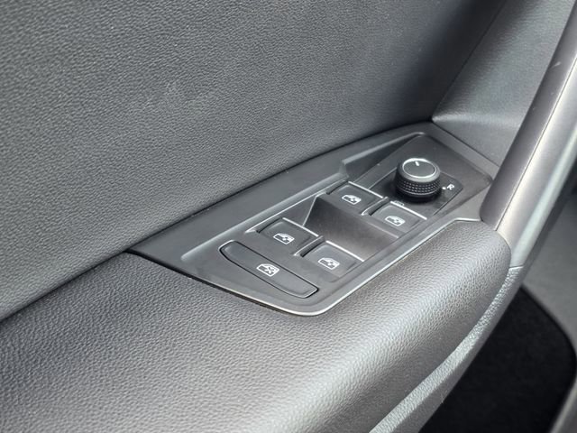 Used 2021 Volkswagen Tiguan SE R-Line image 16