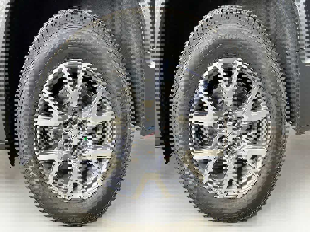 Used 2023 GMC Acadia SLT w/ Preferred Package image 11