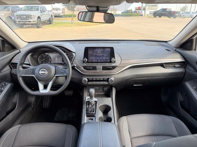 Used 2025 Nissan Altima 2.5 SV AWD/4WD image 24