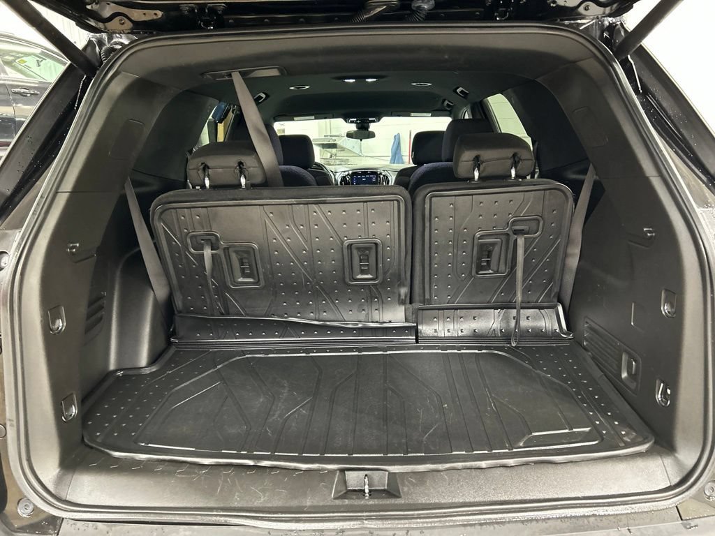 Used 2023 Chevrolet Traverse LT w/ LPO, Floor Liner Package AWD/4WD image 28