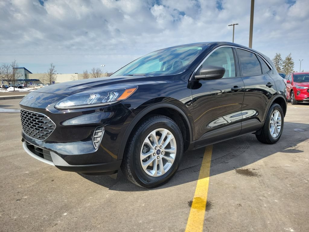 Certified 2022 Ford Escape SE w/ Convenience Package AWD/4WD image 2