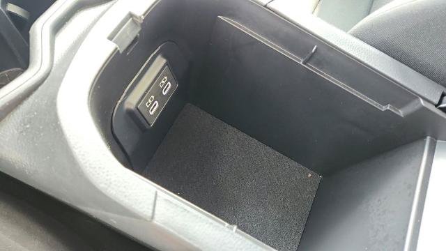 Used 2025 Toyota RAV4 XLE FWD image 18