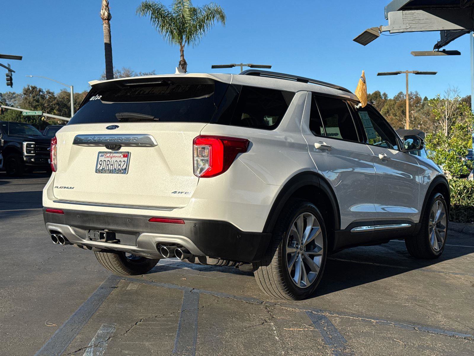 Certified 2022 Ford Explorer Platinum w/ Equipment Group 601A image 5