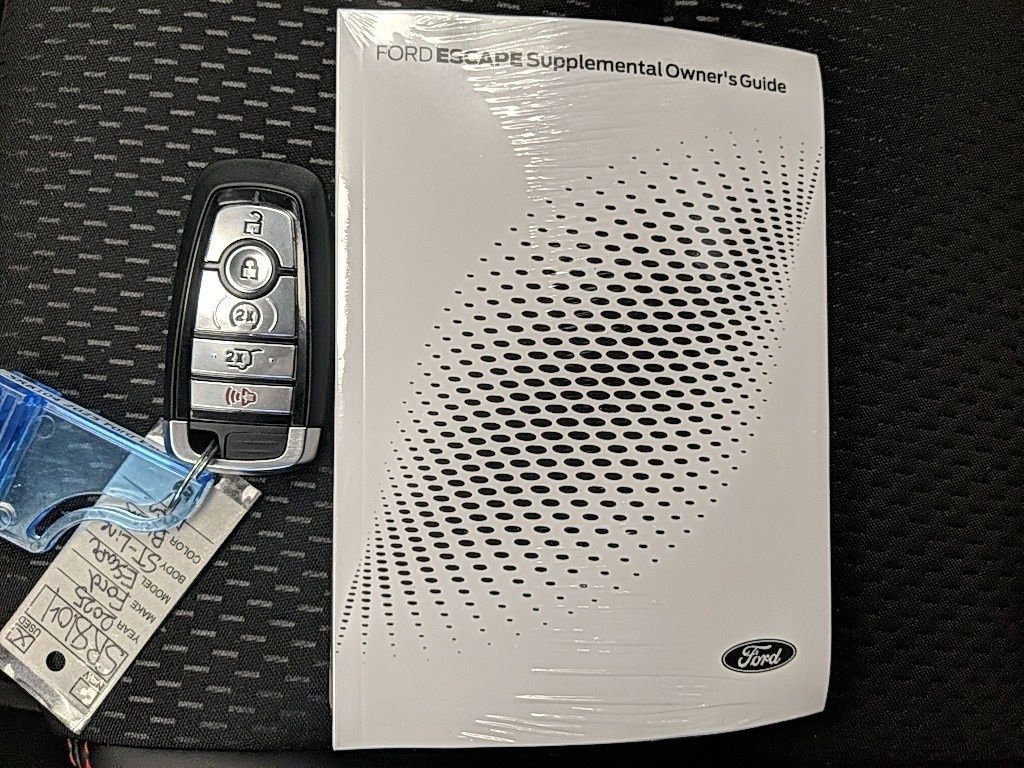 Certified 2025 Ford Escape ST-Line w/ Cold Weather Package image 29
