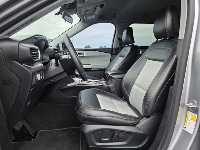 Certified 2022 Ford Explorer XLT w/ Equipment Group 202A RWD image 12