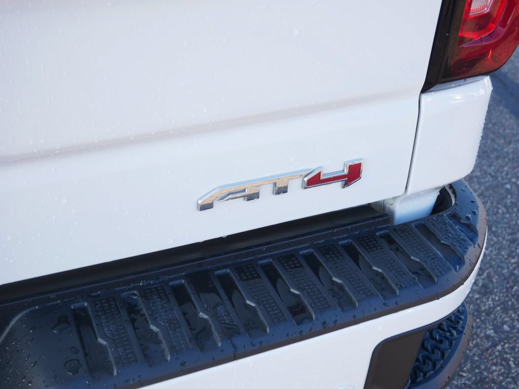 Used 2022 GMC Sierra 1500 AT4 w/ AT4 Premium Package AWD/4WD image 9