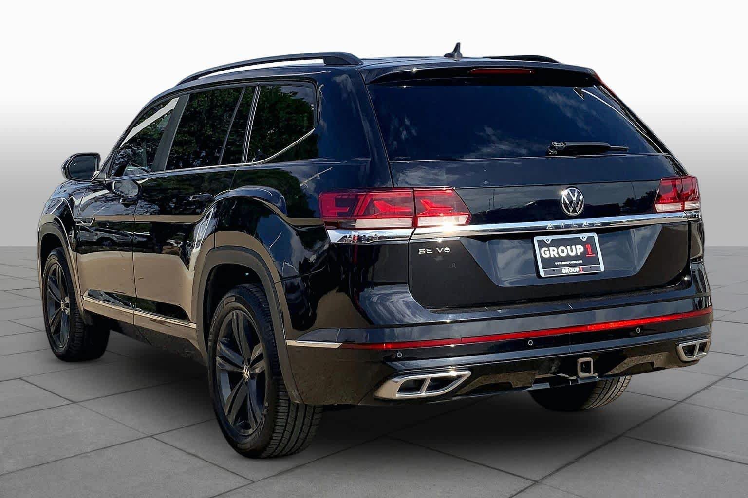 Used 2021 Volkswagen Atlas SE w/ Panoramic Sunroof Package FWD image 12