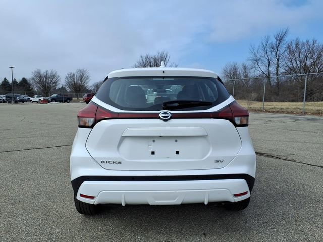 Used 2021 Nissan Kicks SV image 3