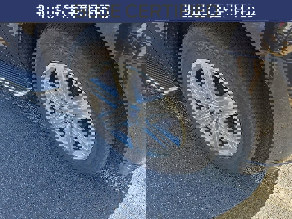 Certified 2020 Ford Expedition XLT w/ Equipment Group 202A image 4