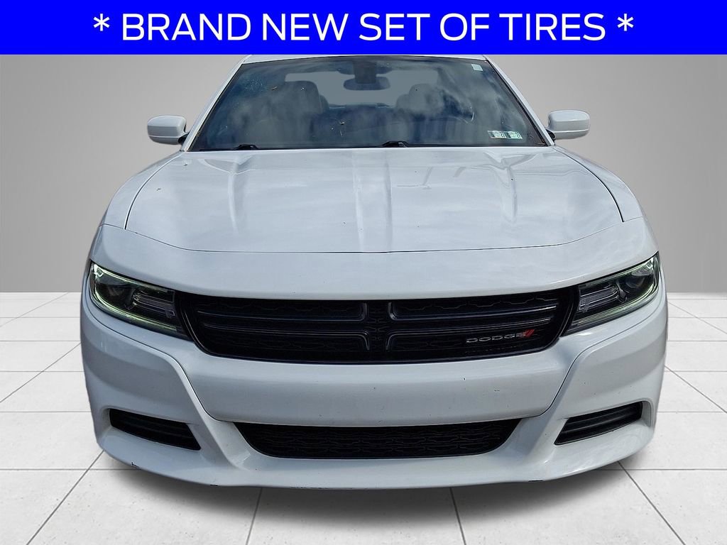 Used 2019 Dodge Charger SXT w/ Leather Interior Group RWD image 2