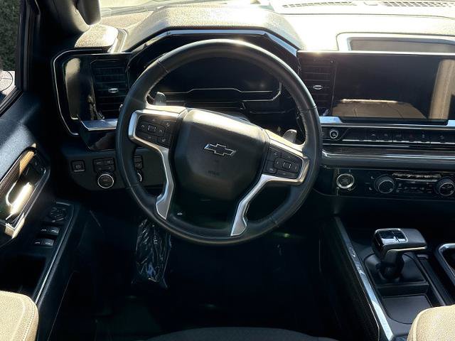 Used 2023 Chevrolet Silverado 1500 RST w/ Z71 Off-Road Package AWD/4WD image 13