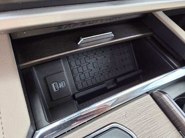 Certified 2024 Ford Expedition Limited image 31