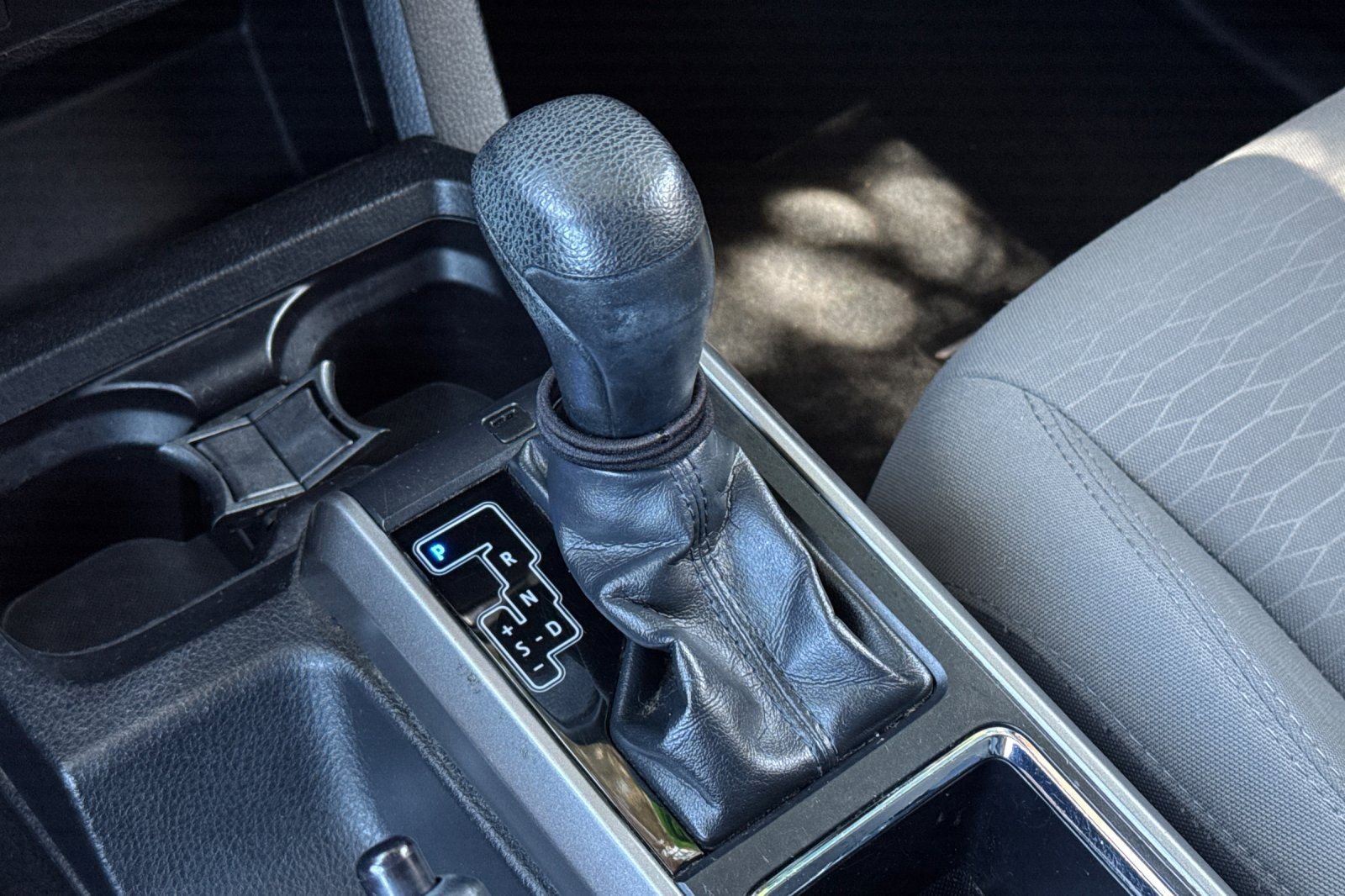 Used 2018 Toyota Tacoma SR5 RWD image 17